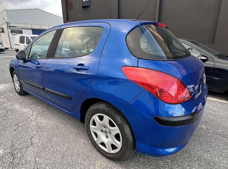 Usado Peugeot 308 Envy 120 CV (88 kW) 2010 Azul Utilitario