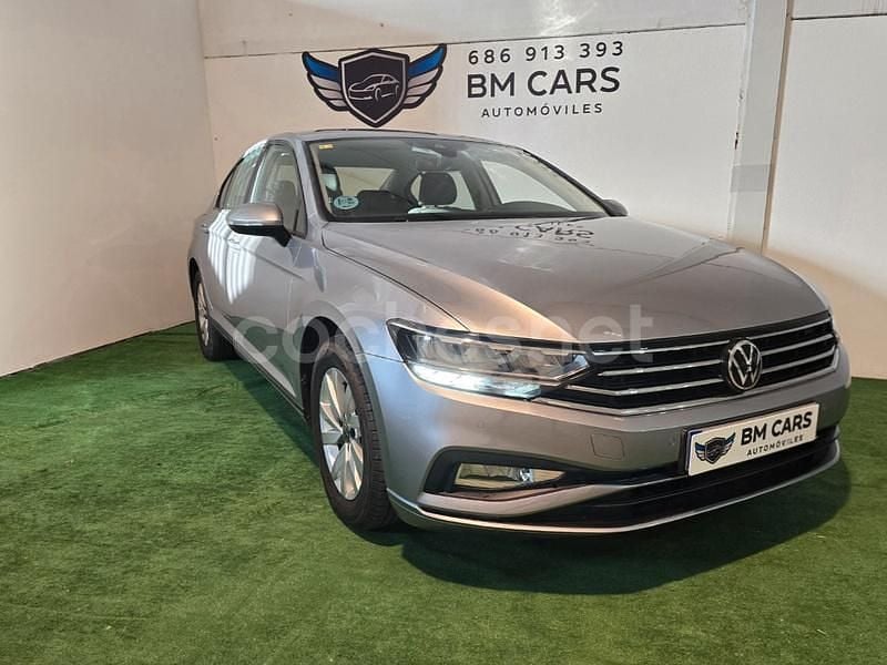 Usado VW Passat Business 150 CV (110 kW) 2020 Gris / plata Berlina
