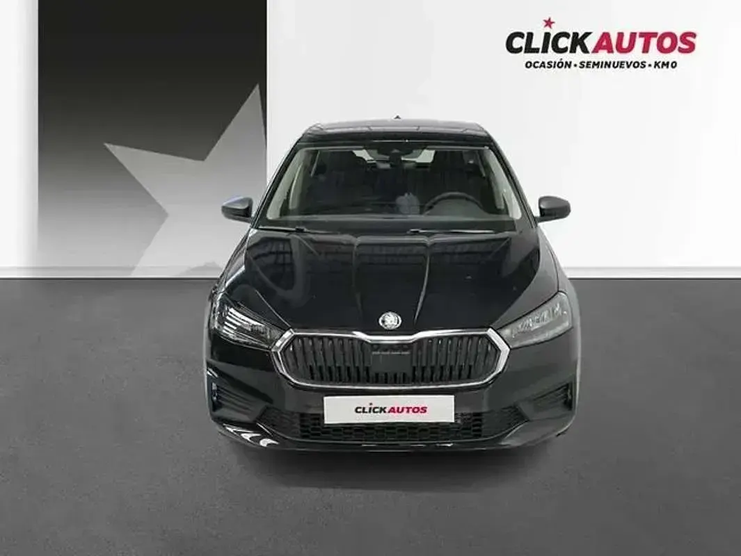 Usado Skoda Fabia Essence 95 CV (69 kW) 2025 Negro Utilitario