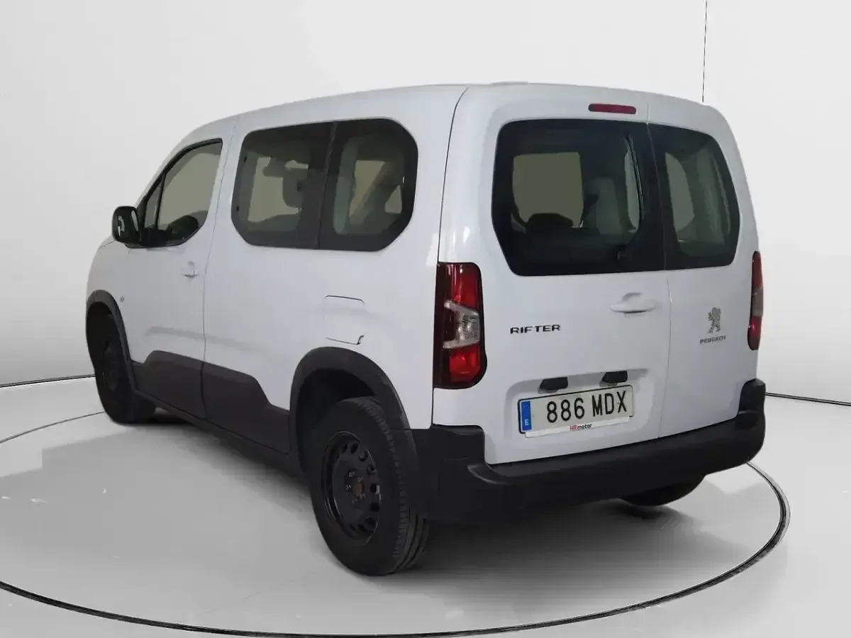 Usado Peugeot Rifter Business-Line 100 CV (73 kW) 2023 Blanco Monovolumen