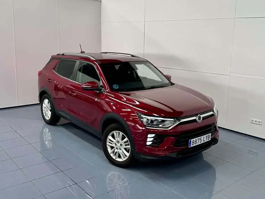Usado SsangYong Korando 148 CV (108 kW) 2022 Burdeos SUV