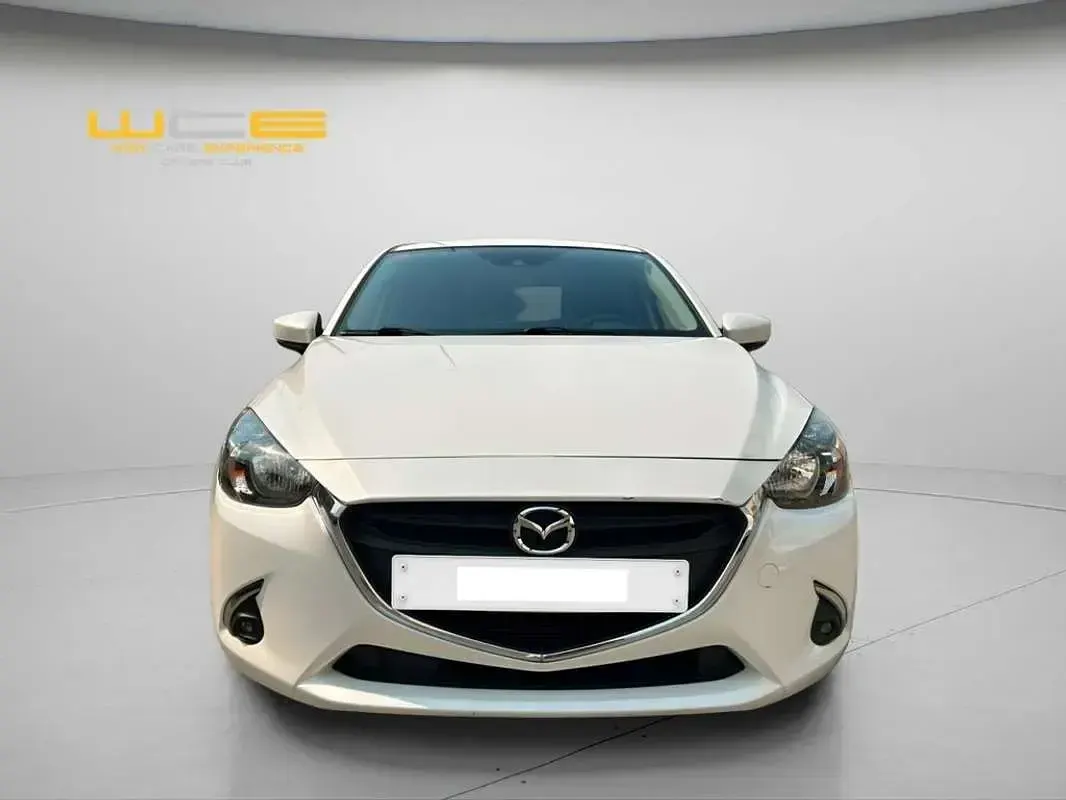 Usado Mazda 2 Style+ 90 CV (66 kW) 2017 Blanco Utilitario