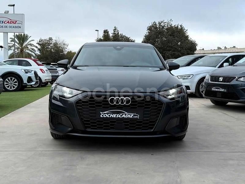 Usado Audi A3 110 CV (80 kW) 2021 Gris / plata Berlina