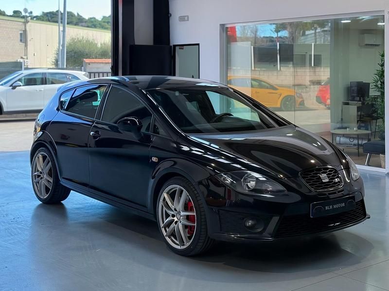 Usado Seat Leon CUPRA 265 CV (194 kW) 2011 Negro Utilitario
