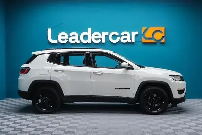 Usado Jeep Compass Night Eagle 140 CV (102 kW) 2019 Blanco SUV