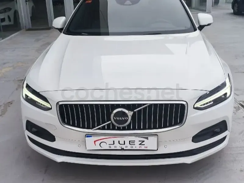 Usado Volvo V90 Momentum 190 CV (139 kW) 2021 Blanco Familiar