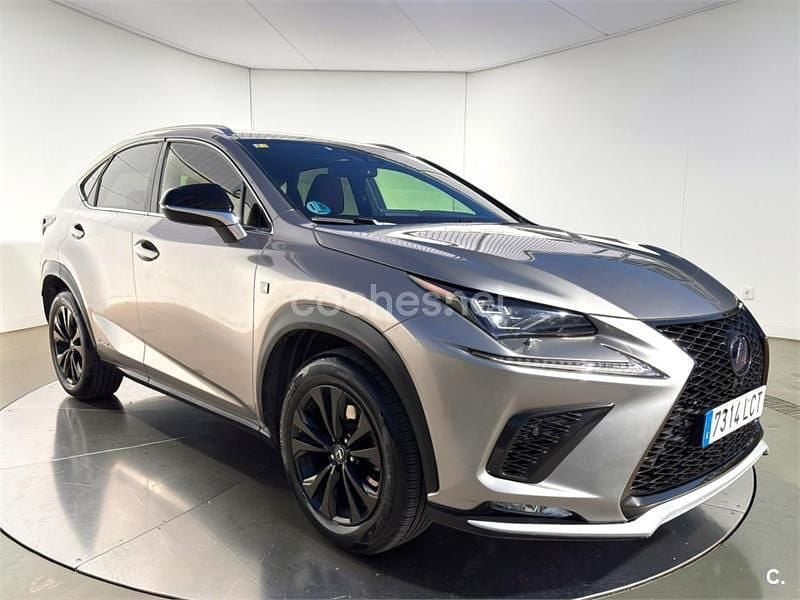 Usado Lexus NX300h Sport Line 197 CV (144 kW) 2019 Gris / plata SUV