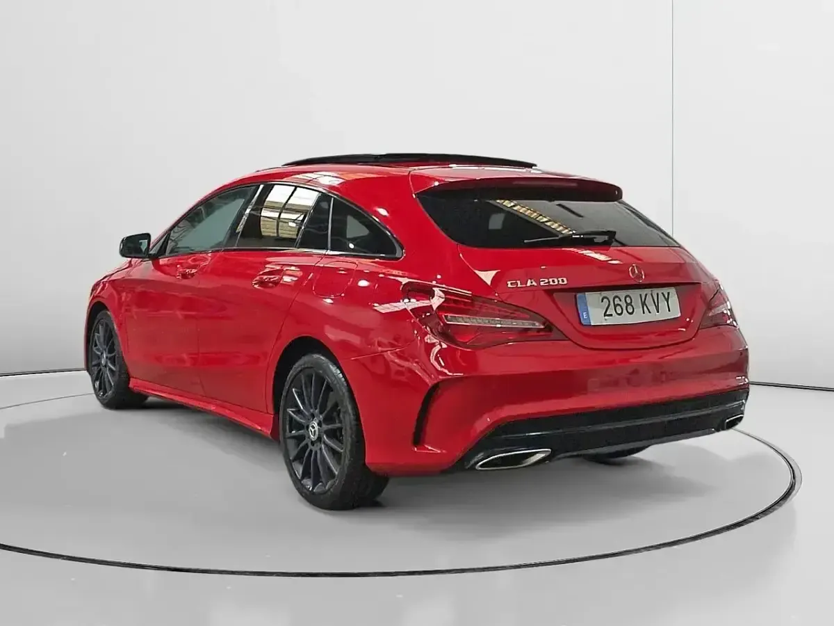 Usado Mercedes CLA200 156 CV (114 kW) 2019 Rojo Coupe