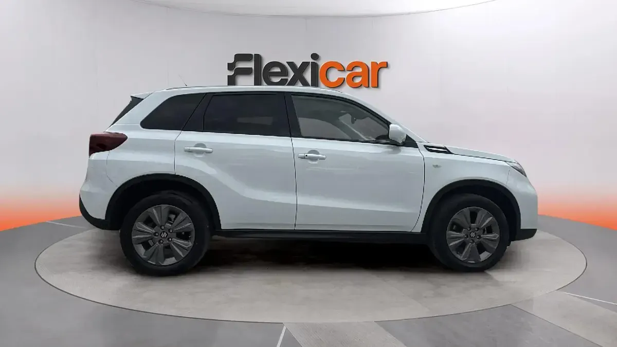 Usado Suzuki Vitara 110 CV (80 kW) 2025 Blanco SUV