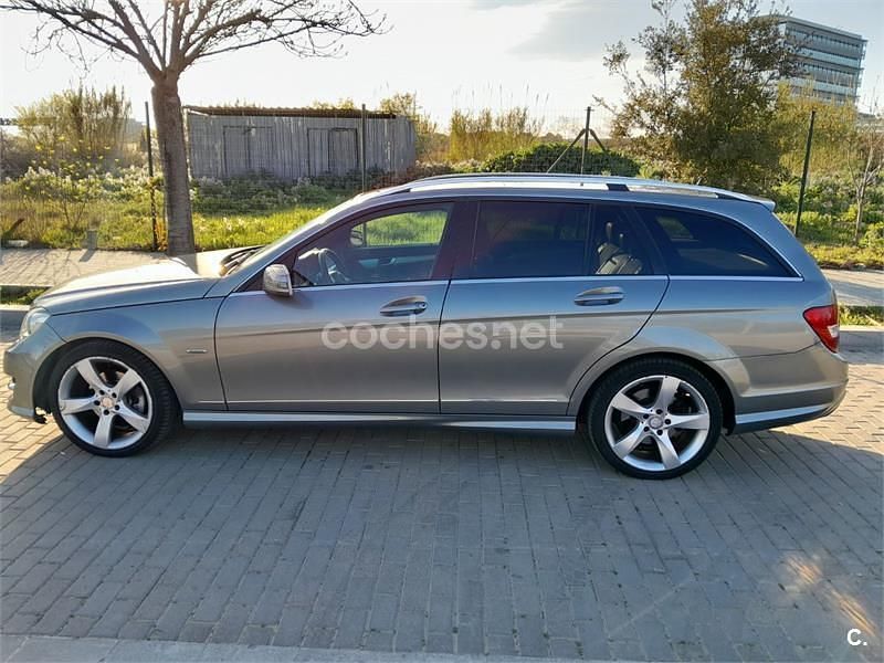 Usado Mercedes C220 AMG line 170 CV (125 kW) 2014 Gris / plata Familiar