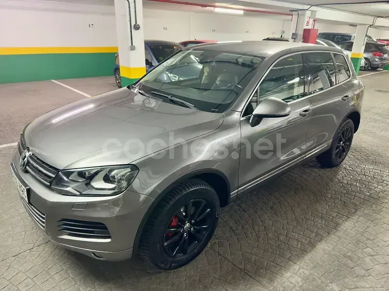 Second-hand VW Touareg 245 CP (180 kW) 2012 Gri SUV