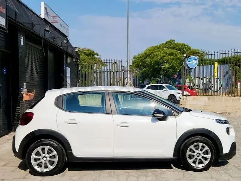 Usado Citroën C3 Live 99 CV (72 kW) 2020 Blanco Utilitario