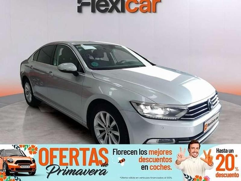 Usado VW Passat Advance 150 CV (110 kW) 2017 Gris Berlina
