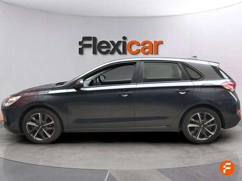 Usado Hyundai i30 110 HP (80 kW) 2021 Cinzento Citadino