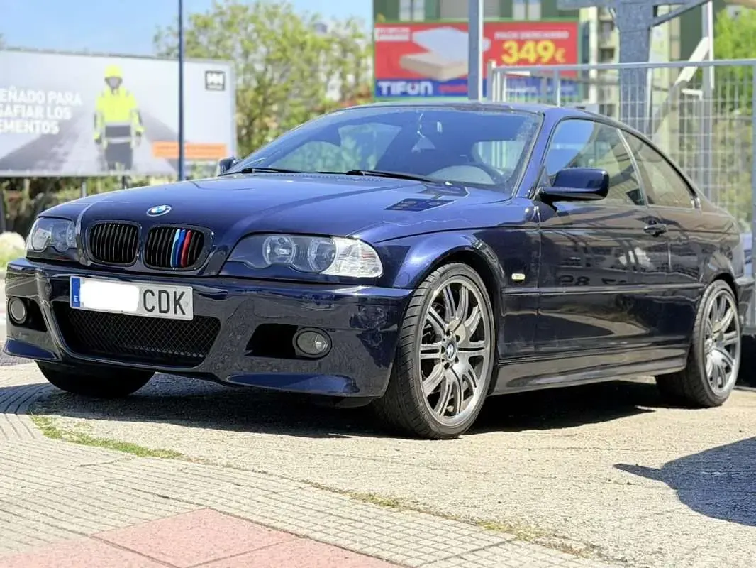 Usado BMW 330 Sport Line 231 CV (169 kW) 2003 Azul Coupe