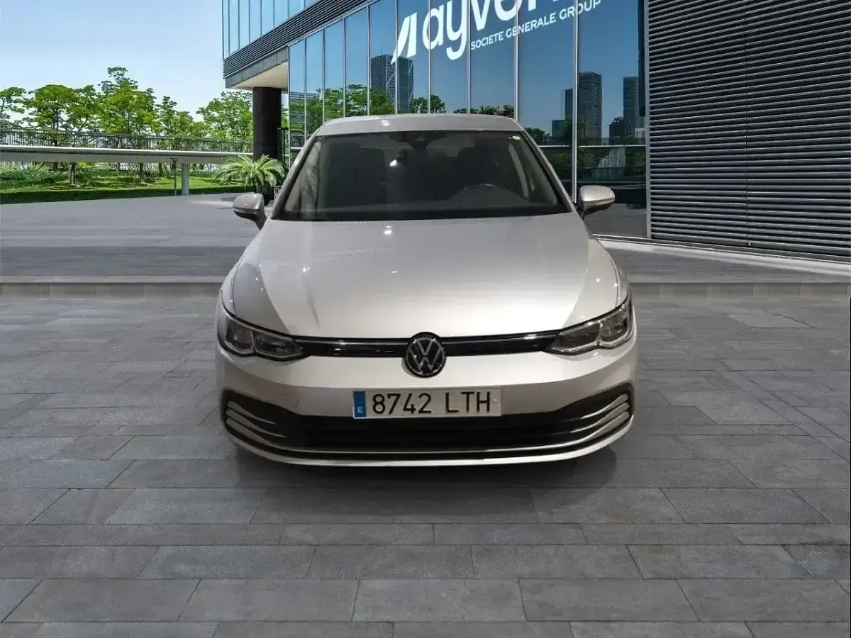 Usado VW Golf VII Life 115 CV (84 kW) 2021 Gris Utilitario