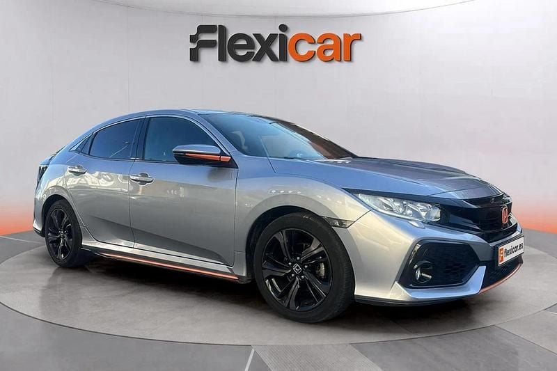 Usado Honda Civic Comfort 129 CV (94 kW) 2018 Gris Utilitario