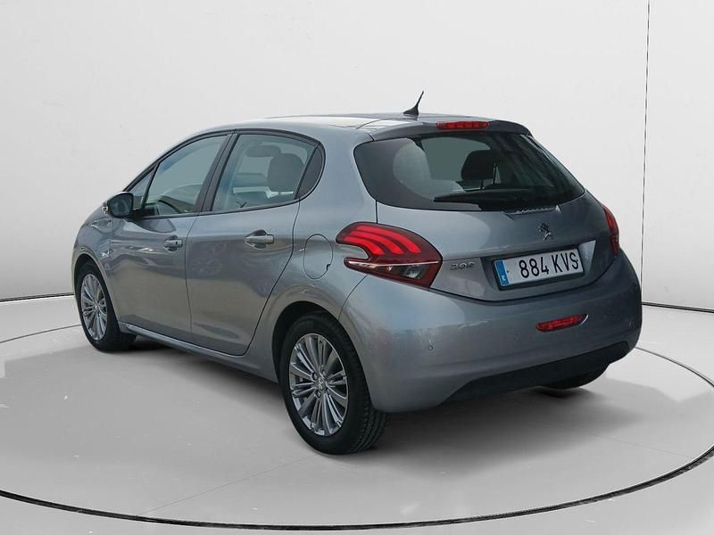 Usado Peugeot 208 Signature Sky 82 CV (60 kW) 2019 Gris Utilitario