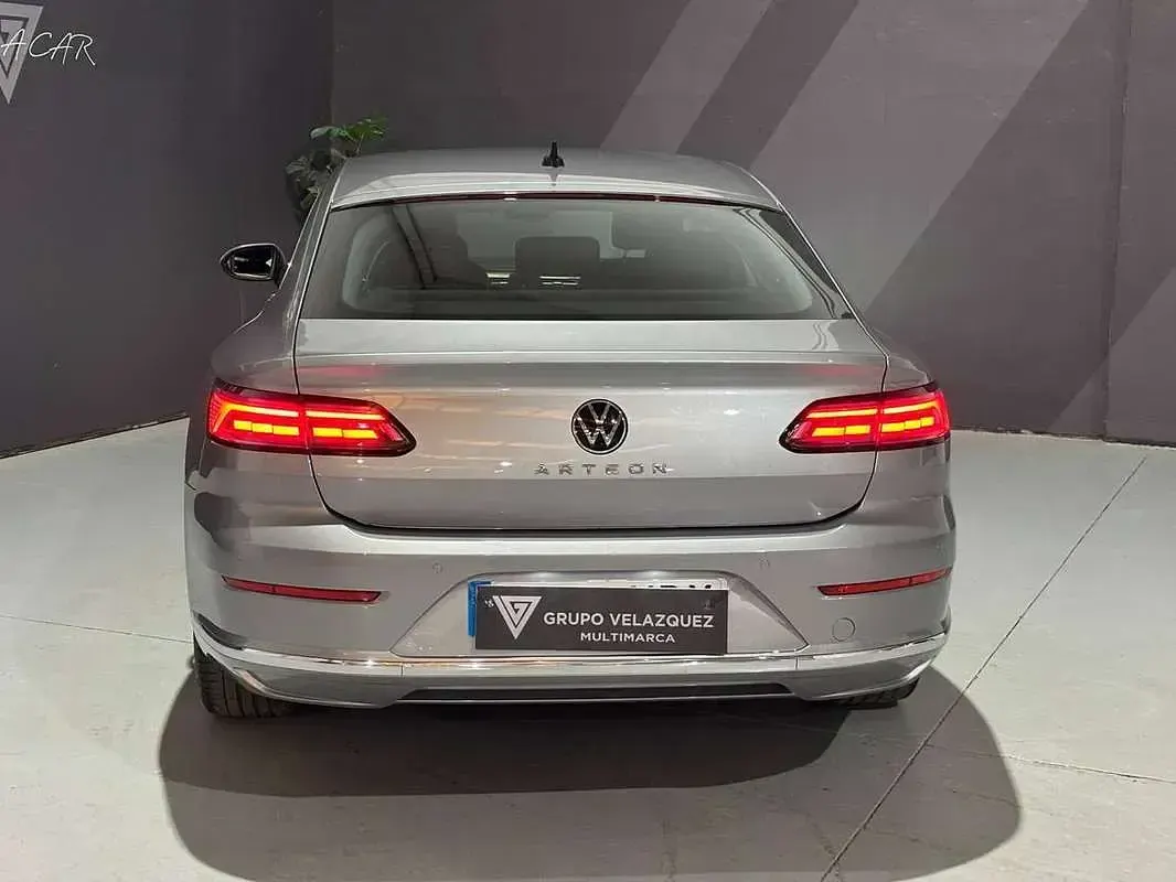 Usado VW Arteon Elegance 150 CV (110 kW) 2022 Gris Coupe