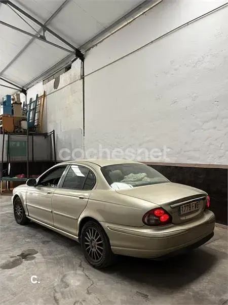 Usado Jaguar X-type 155 CV (114 kW) 2007 Beige Berlina