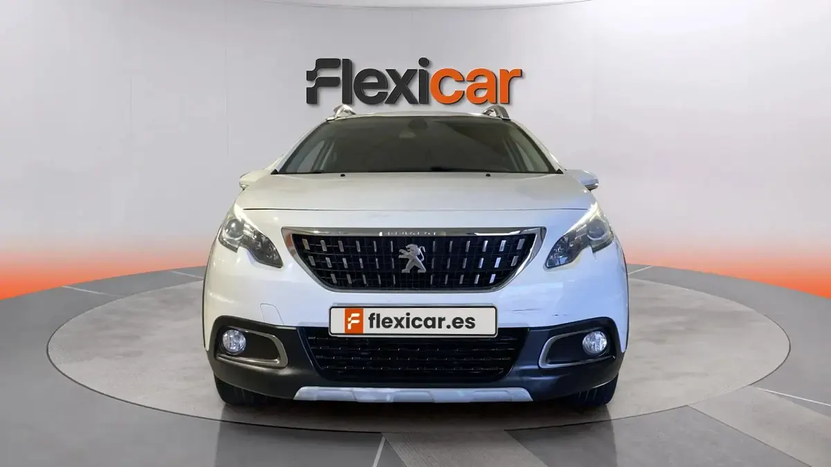 Usado Peugeot 2008 Allure 110 CV (80 kW) 2018 Blanco SUV