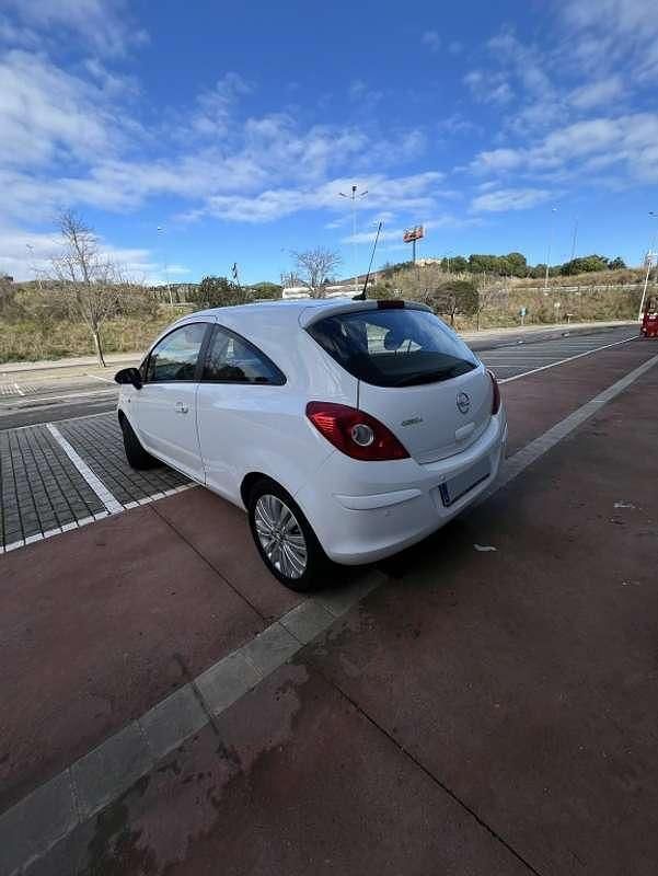 Usado Opel Corsa Selective 116 CV (85 kW) 2014 Blanco Utilitario