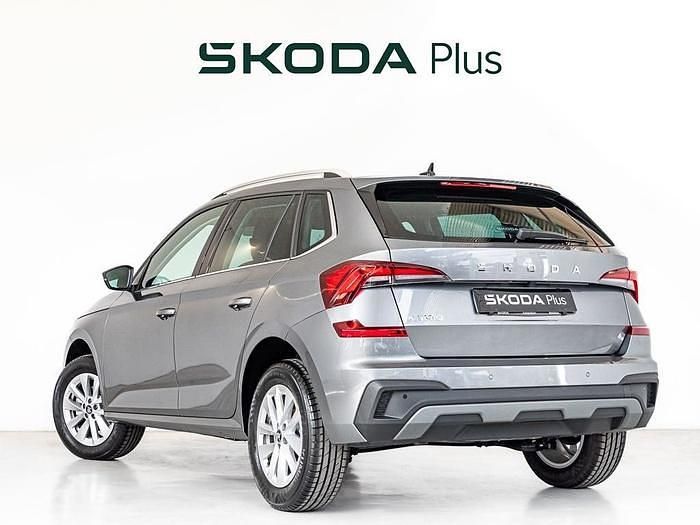 Usado Skoda Kamiq Selection 115 CV (84 kW) 2025 Gris SUV