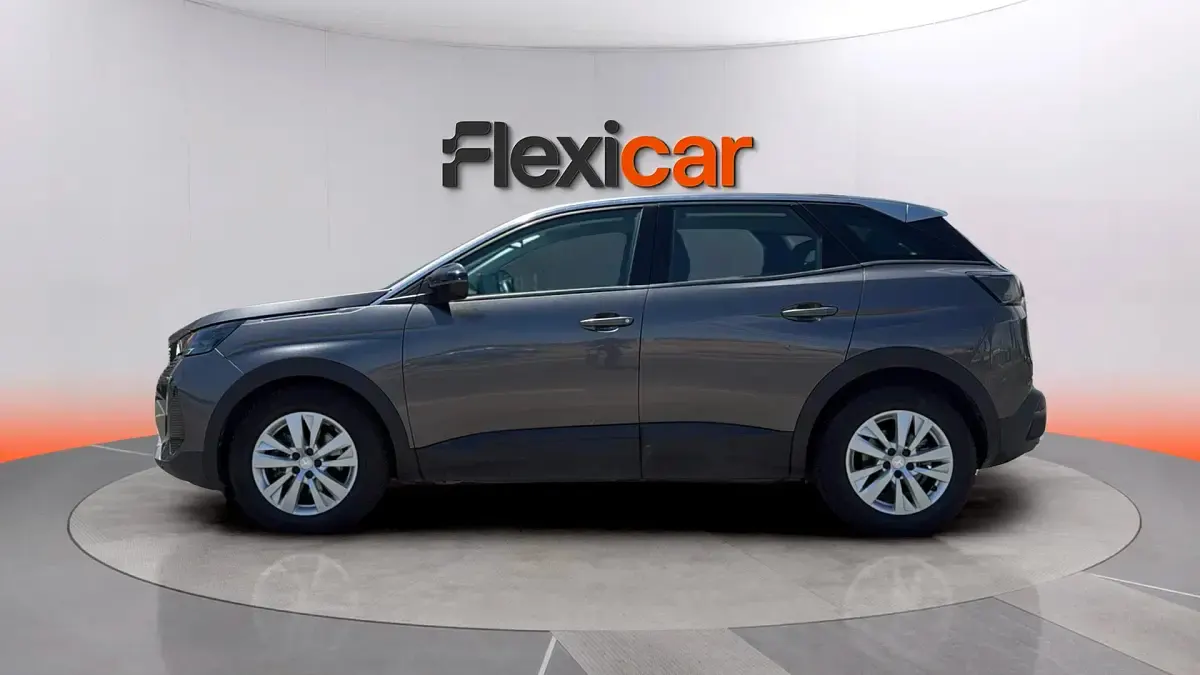 Usado Peugeot 3008 Active 131 CV (96 kW) 2022 Gris SUV