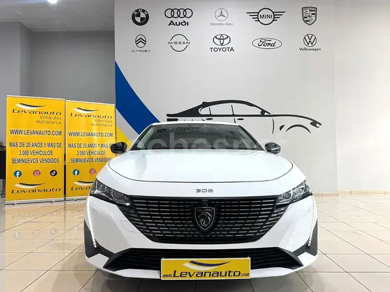 Usado Peugeot 308 Allure 130 CV (95 kW) 2023 Blanco Berlina