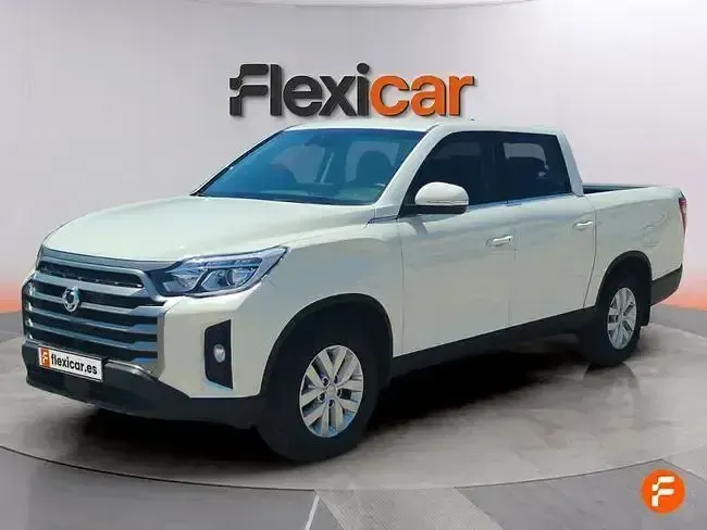 Usado SsangYong Musso 203 CV (149 kW) 2025 Blanco Berlina