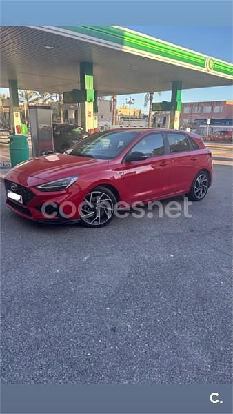 Usado Hyundai i30 N Line 160 CV (117 kW) 2023 Rojo Berlina