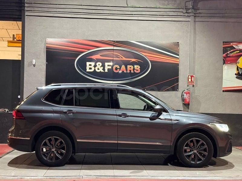 Usado VW Tiguan Allspace Life 150 CV (110 kW) 2023 Gris / plata SUV