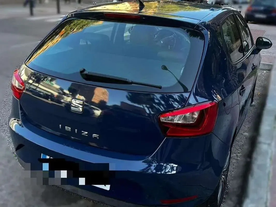 Usado Seat Ibiza CONNECT 95 CV (69 kW) 2016 Azul Berlina