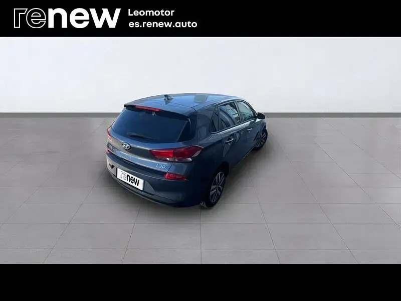 Usado Hyundai i30 GO! 120 CV (88 kW) 2018 Gris Berlina