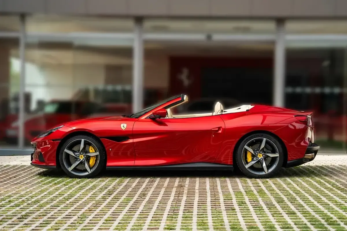 Usado Ferrari Portofino 620 CV (456 kW) 2022 Rojo metalizado Descapotable