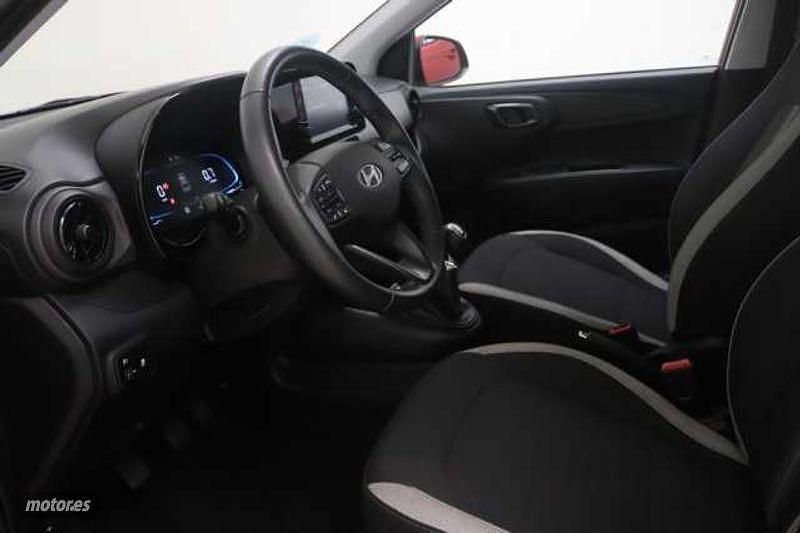 Usado Hyundai i10 67 CV (49 kW) 2024 Angrove green Utilitario