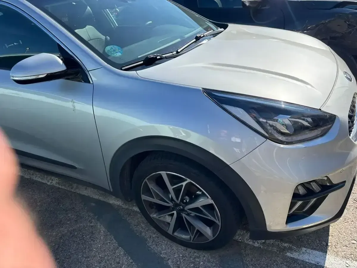 Käytetty Kia Niro 141 HP (103 kW) 2021 Harmaa Katumaasturi