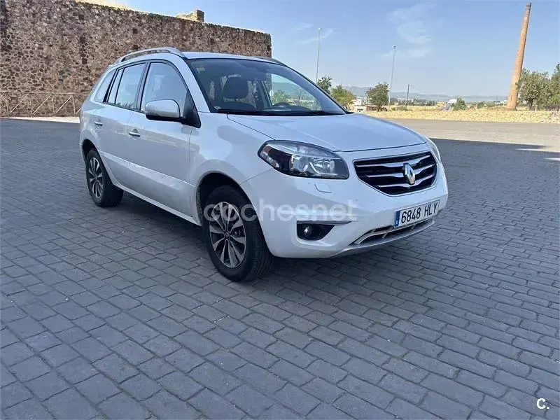 Usado Renault Koleos Dynamique 150 CV (110 kW) 2012 Blanco SUV