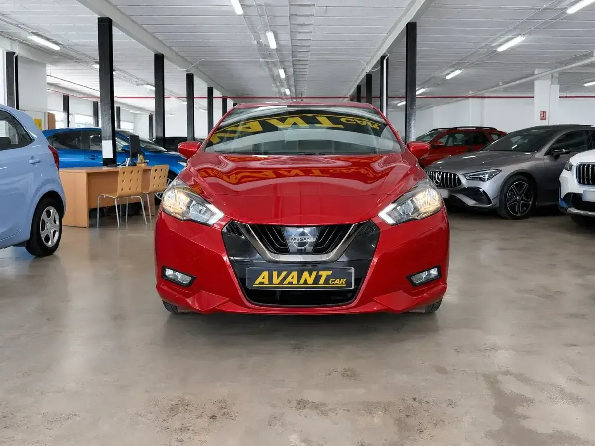 Usado Nissan Micra Acenta 92 CV (67 kW) 2022 Rojo Utilitario