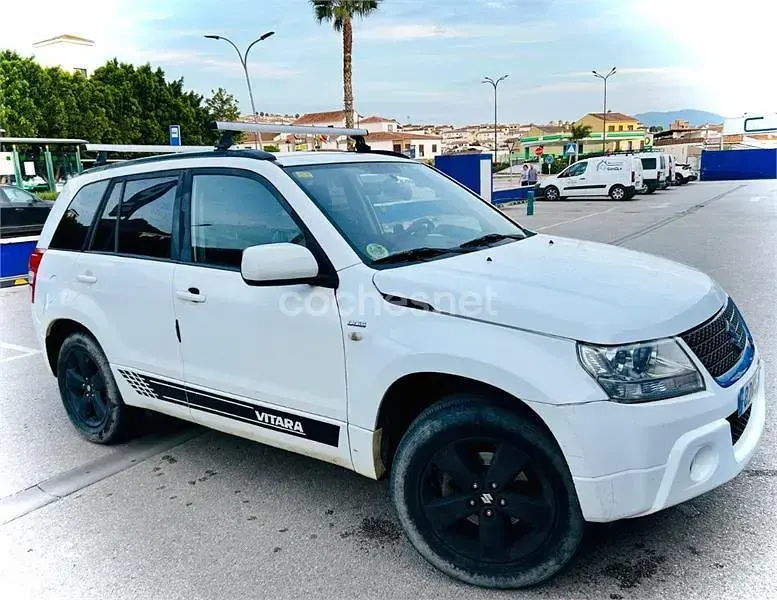 Usado Suzuki Grand Vitara 129 CV (94 kW) 2011 Blanco SUV
