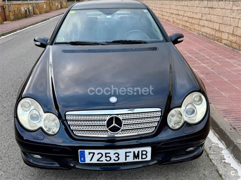 Käytetty Mercedes C220 Sport Edition 150 HP (110 kW) 2007 Musta Sedan