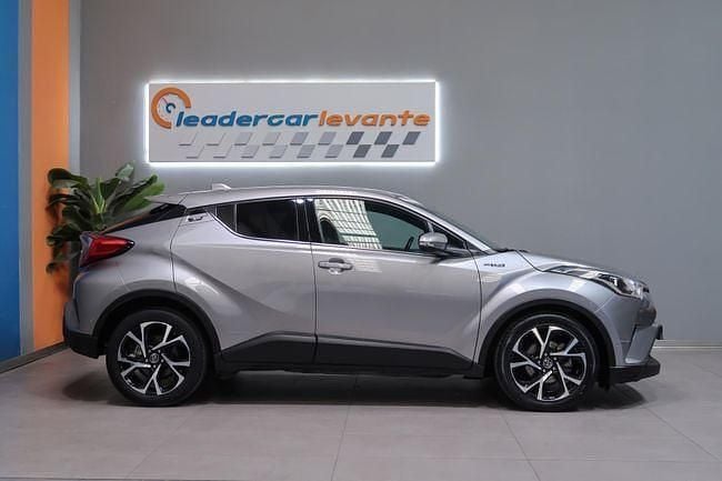 Usado Toyota C-HR Advance 122 CV (89 kW) 2020 Gris / plata SUV