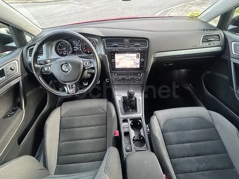 Usado VW Golf VII Sport 105 CV (77 kW) 2014 Rojo Familiar