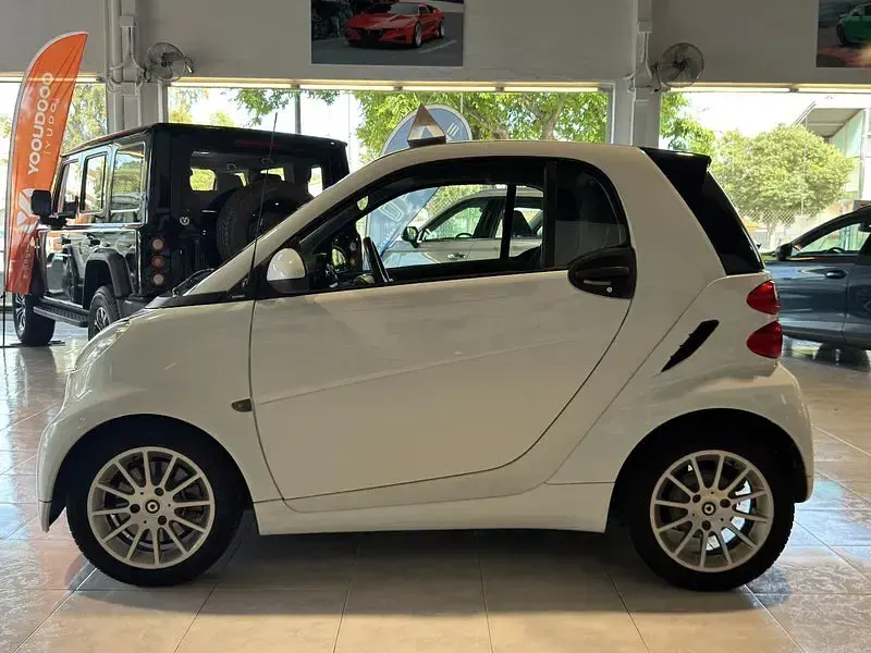 Usado Smart ForTwo Cabrio Passion 71 CV (52 kW) 2011 Blanco Descapotable