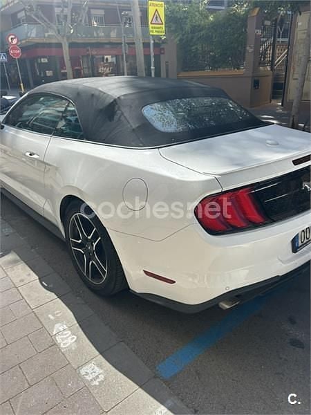 Usado Ford Mustang 314 CV (230 kW) 2019 Blanco Descapotable