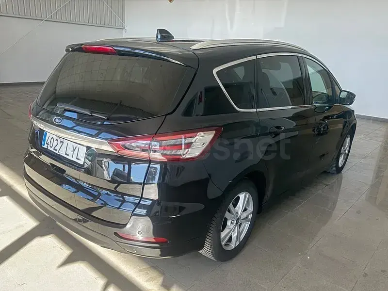 Usado Ford S-MAX Titanium 150 CV (110 kW) 2022 Negro Monovolumen