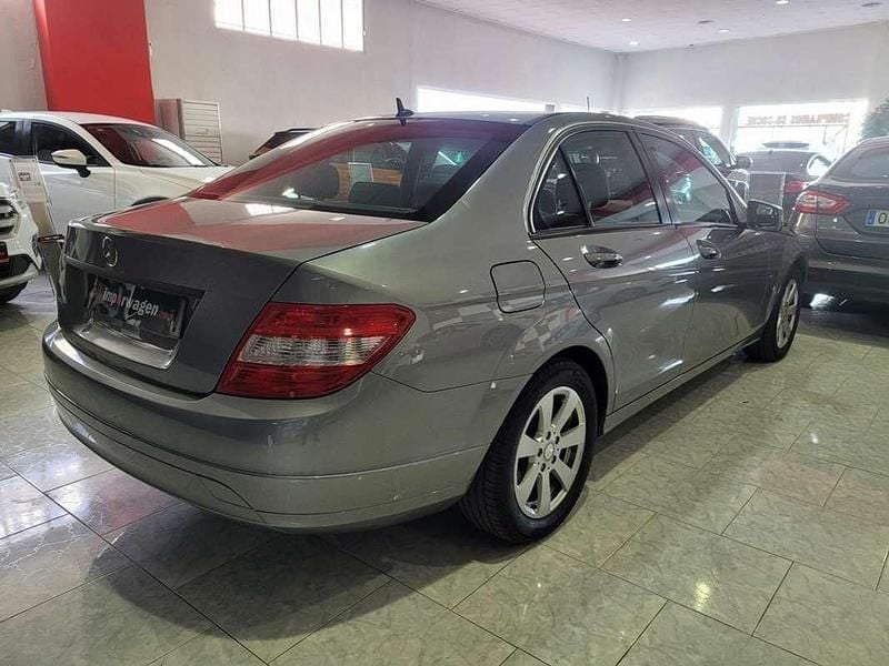 Usado Mercedes C180 Edition 156 CV (114 kW) 2011 Plateado Berlina