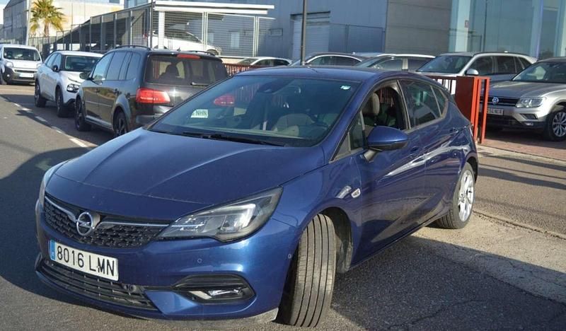 Usado Opel Astra GS Line 105 CV (77 kW) 2021 Azul Utilitario