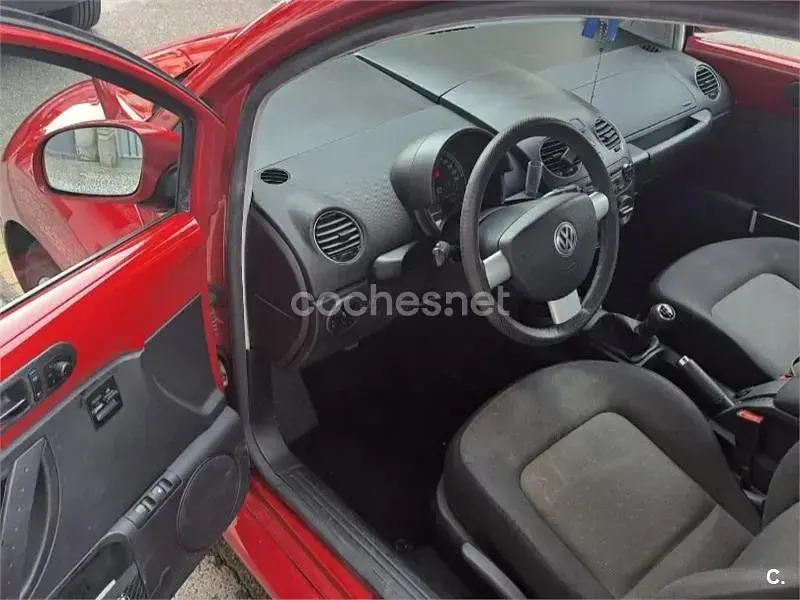 Usado VW New Beetle 105 CV (77 kW) 2007 Rojo Utilitario