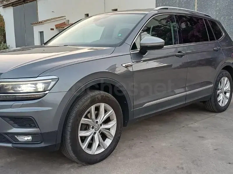 Usado VW Tiguan Allspace Sportline 150 CV (110 kW) 2019 Gris / plata SUV